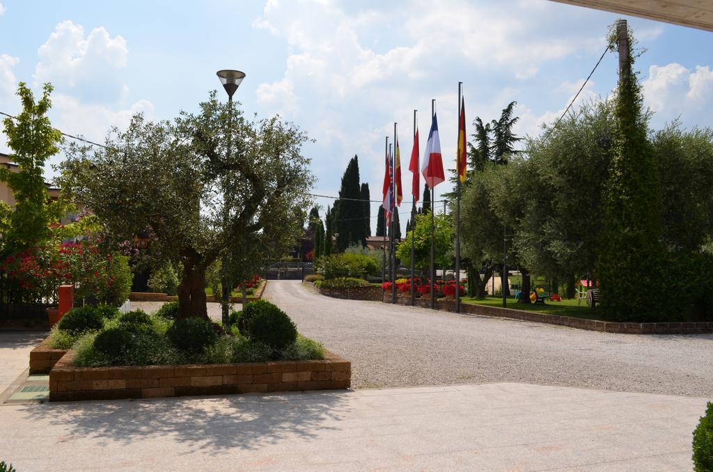 Hotel Olioso Peschiera del Garda Exterior foto