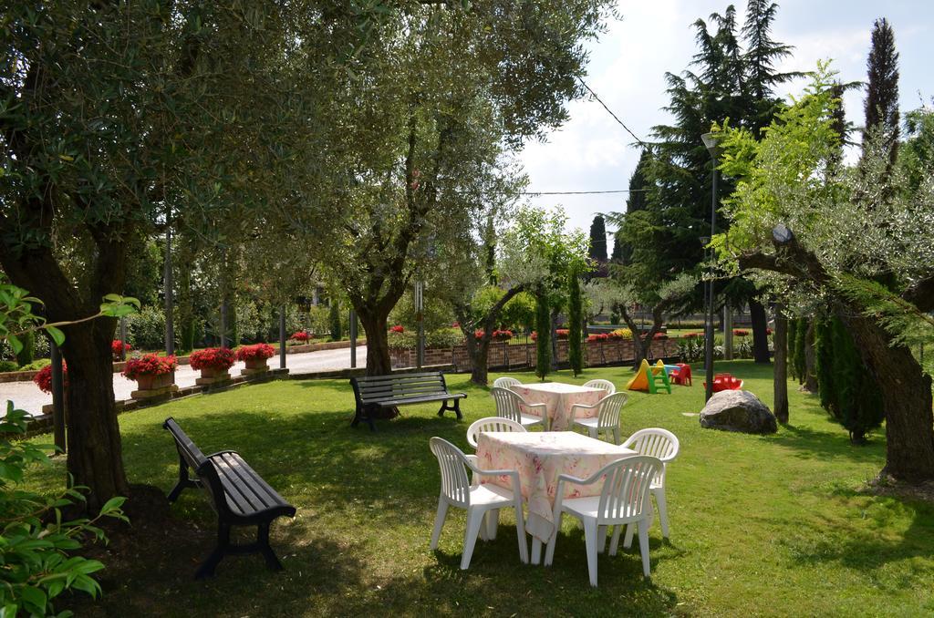 Hotel Olioso Peschiera del Garda Exterior foto