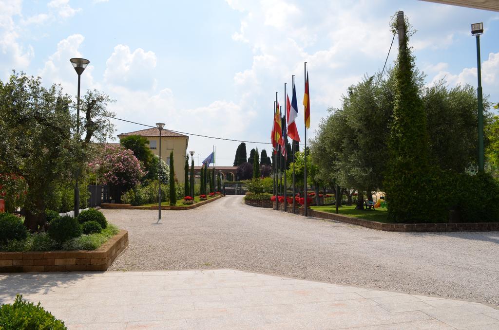 Hotel Olioso Peschiera del Garda Exterior foto