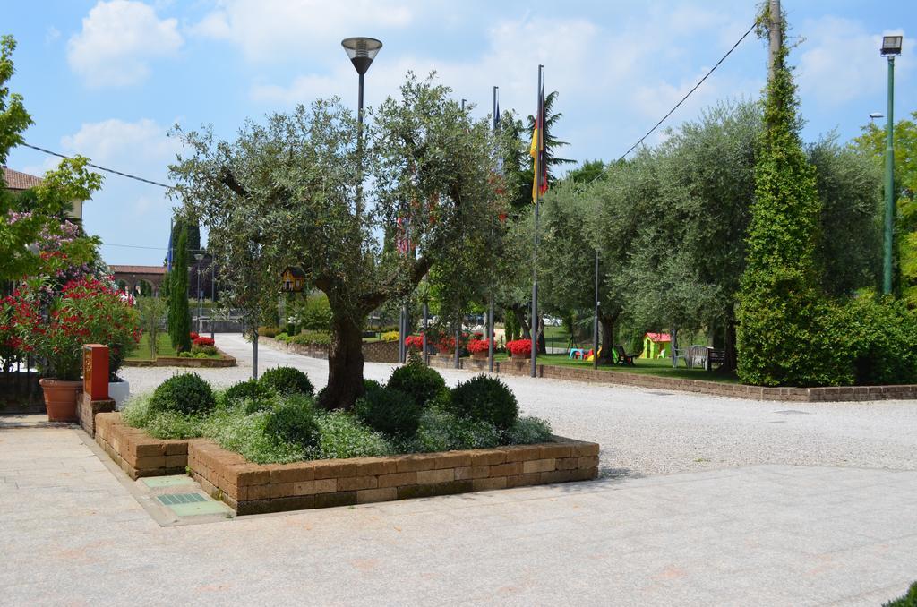 Hotel Olioso Peschiera del Garda Exterior foto