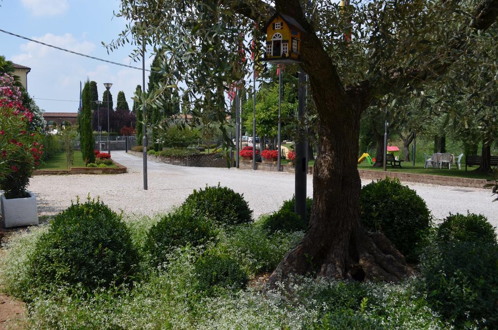 Hotel Olioso Peschiera del Garda Exterior foto